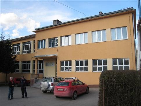 Referentni objekat sa stolarijom i fasadom Jelen