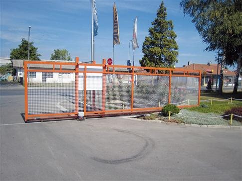Aluminijumske i staklene ograde i kapije, primer izvedenog rada