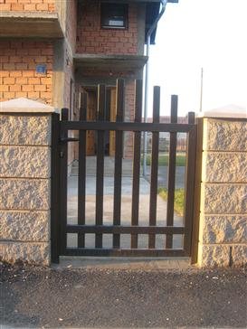 Aluminijumske i staklene ograde i kapije, primer izvedenog rada