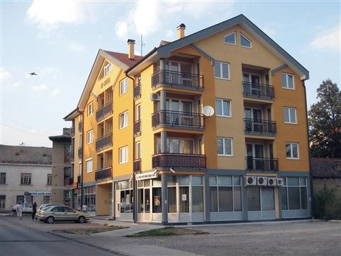 Referentni objekat sa stolarijom i fasadom Jelen