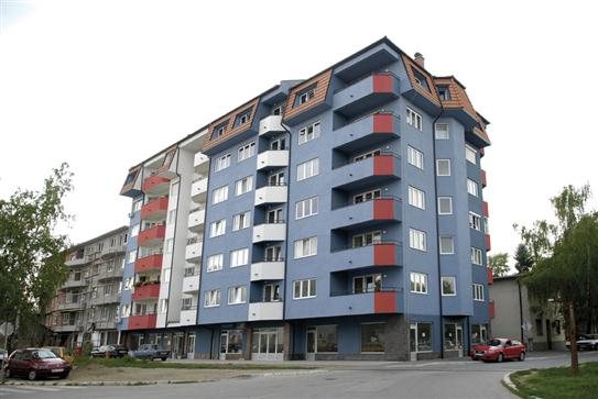 Referentni objekat sa stolarijom i fasadom Jelen