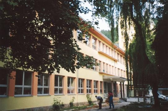 Referentni objekat sa stolarijom i fasadom Jelen