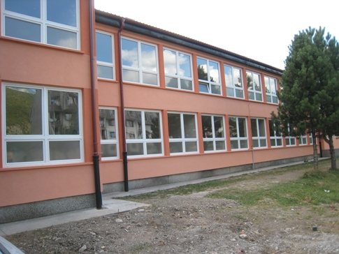 Referentni objekat sa stolarijom i fasadom Jelen