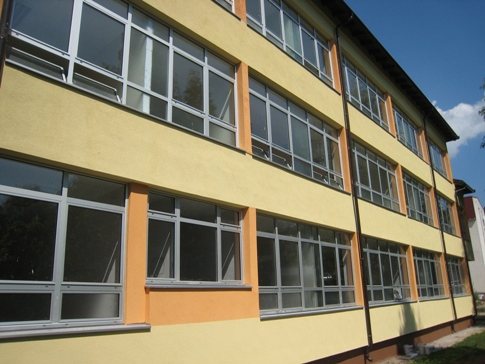 Referentni objekat sa stolarijom i fasadom Jelen